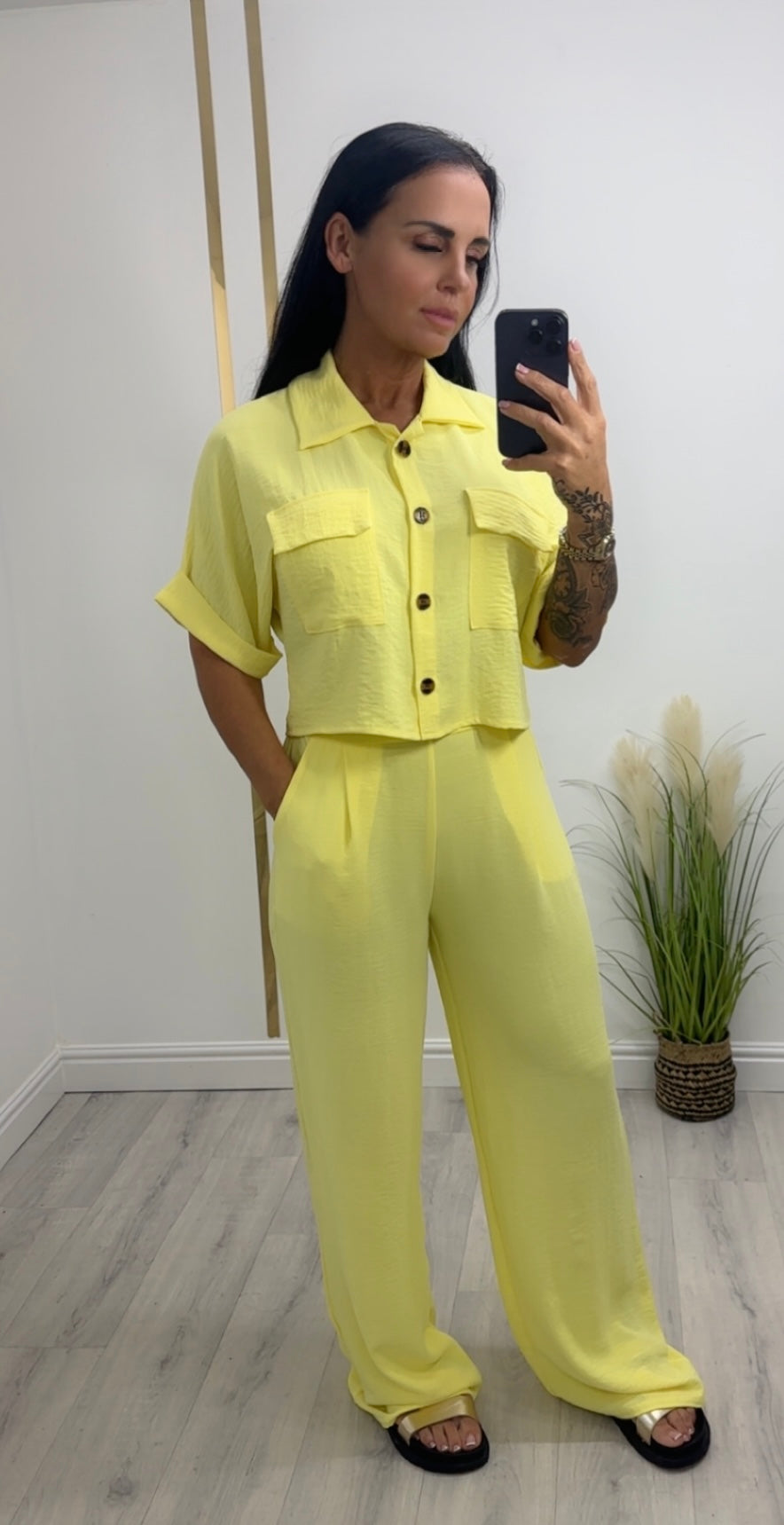 Lola set