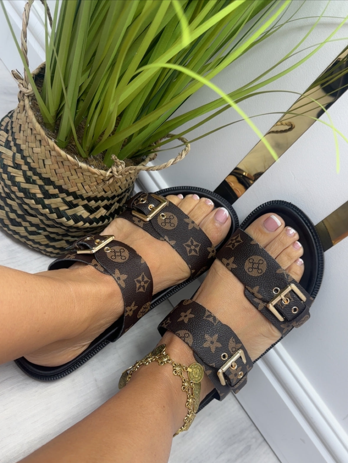 Buckle sliders