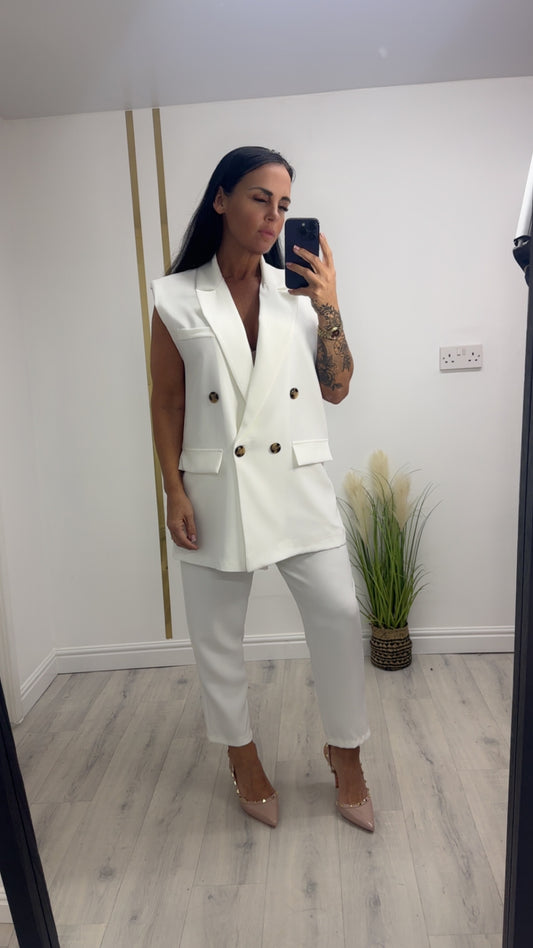Milan sleeveless blazer set